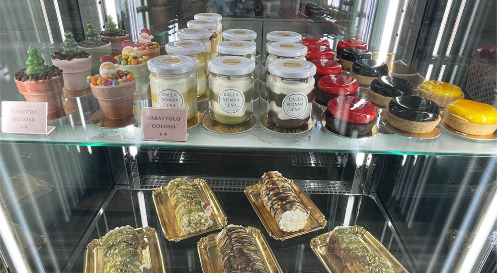 vetrina esposizione prodotti refrigerata